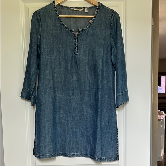 Soft Surroundings Embroidered Bird Cherry Blossom Chambray Tencel Tunic Size XS - Picture 3 of 7